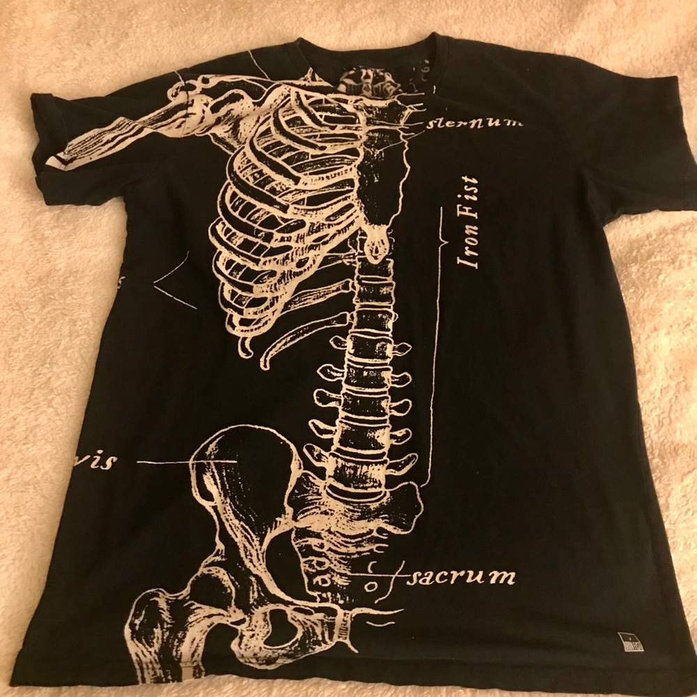 IRON FIST T-shirt Men’s large